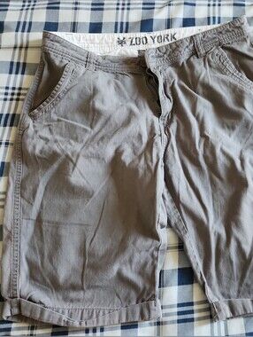Zoo York Men's Charcoal Gray Casual Chino Shorts Size 34